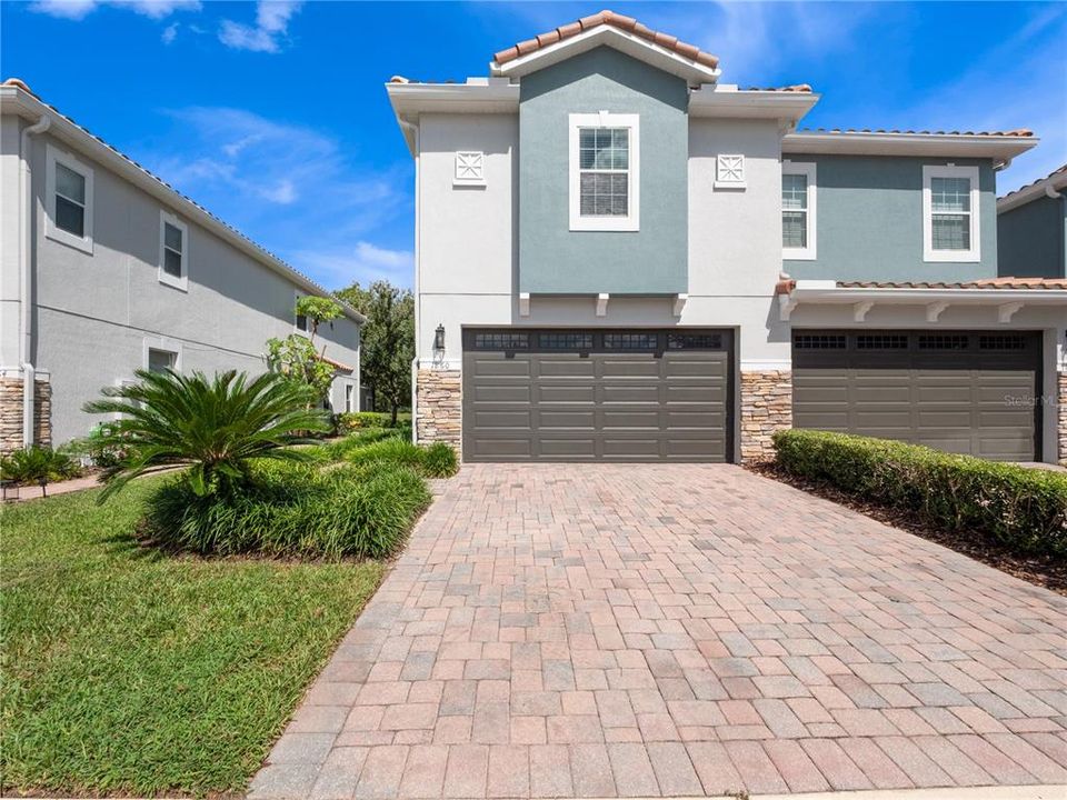 Active With Contract: $389,900 (3 beds, 2 baths, 1753 Square Feet)