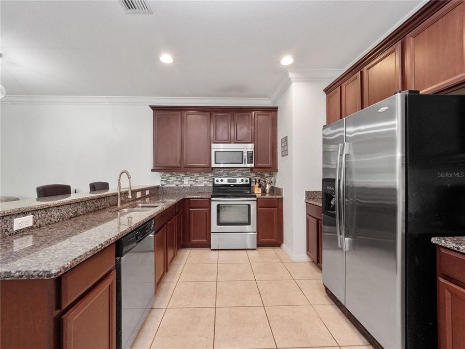 Active With Contract: $389,900 (3 beds, 2 baths, 1753 Square Feet)