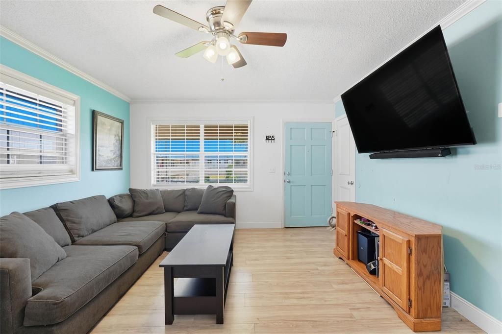 На продажу: $92,500 (2 спален, 1 ванн, 728 Квадратных фут)