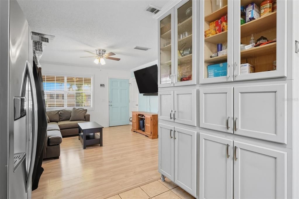 На продажу: $92,500 (2 спален, 1 ванн, 728 Квадратных фут)