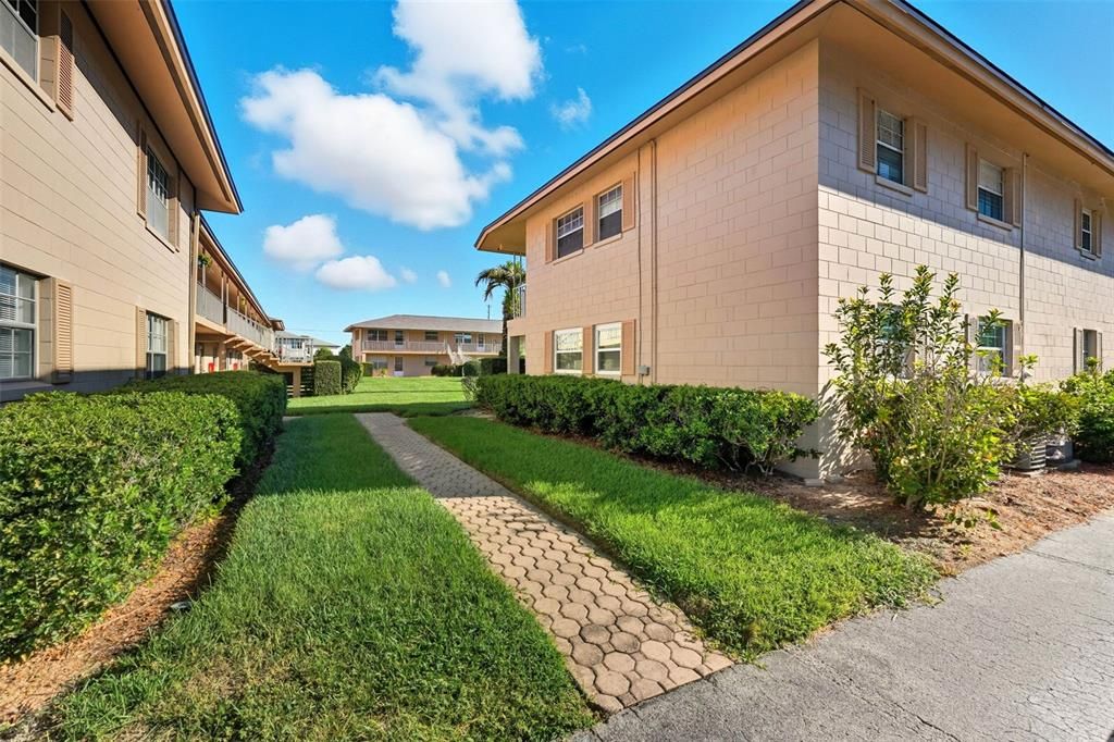 На продажу: $92,500 (2 спален, 1 ванн, 728 Квадратных фут)