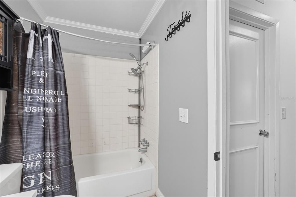 На продажу: $92,500 (2 спален, 1 ванн, 728 Квадратных фут)