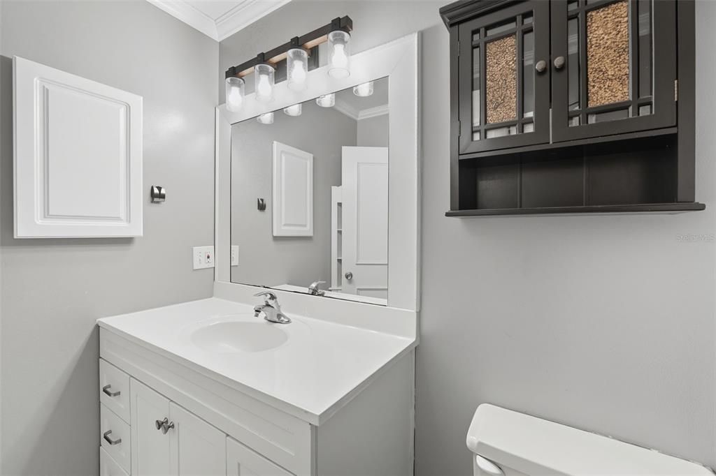 На продажу: $92,500 (2 спален, 1 ванн, 728 Квадратных фут)