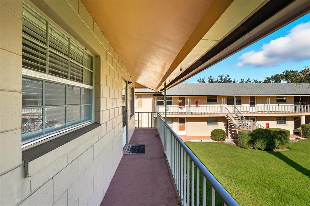 На продажу: $92,500 (2 спален, 1 ванн, 728 Квадратных фут)