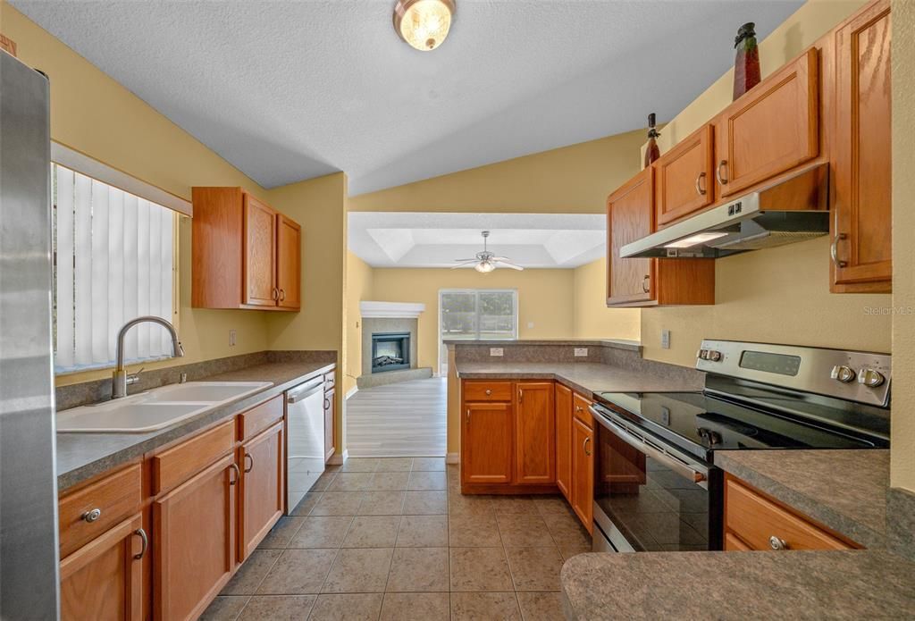 Activo con contrato: $274,900 (3 camas, 2 baños, 1650 Pies cuadrados)