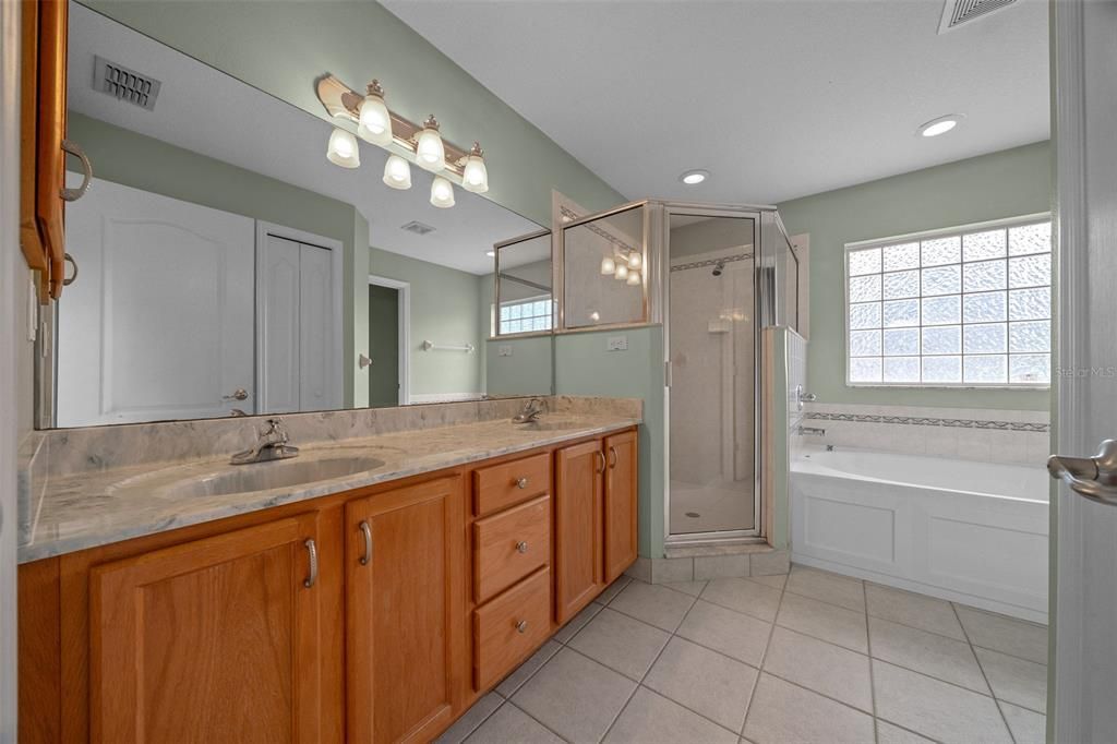 Activo con contrato: $274,900 (3 camas, 2 baños, 1650 Pies cuadrados)