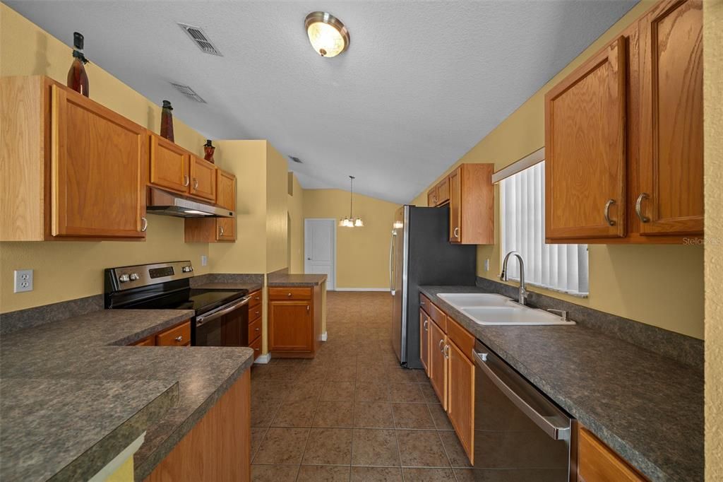 Activo con contrato: $274,900 (3 camas, 2 baños, 1650 Pies cuadrados)