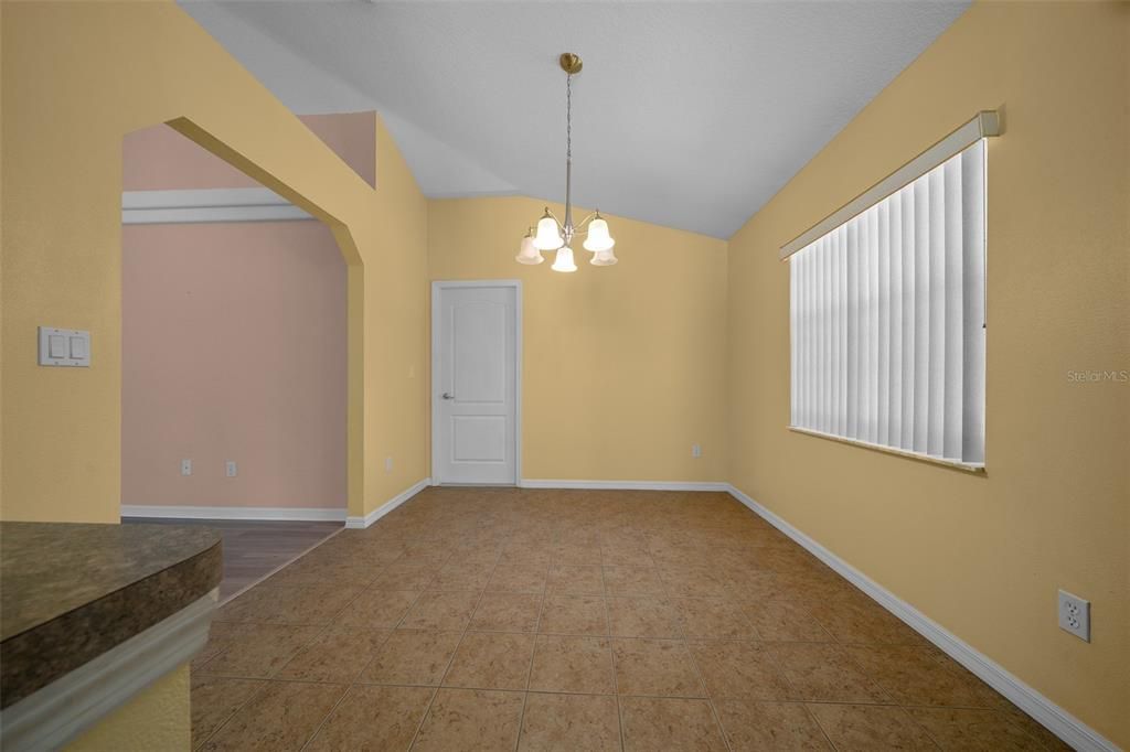 Activo con contrato: $274,900 (3 camas, 2 baños, 1650 Pies cuadrados)