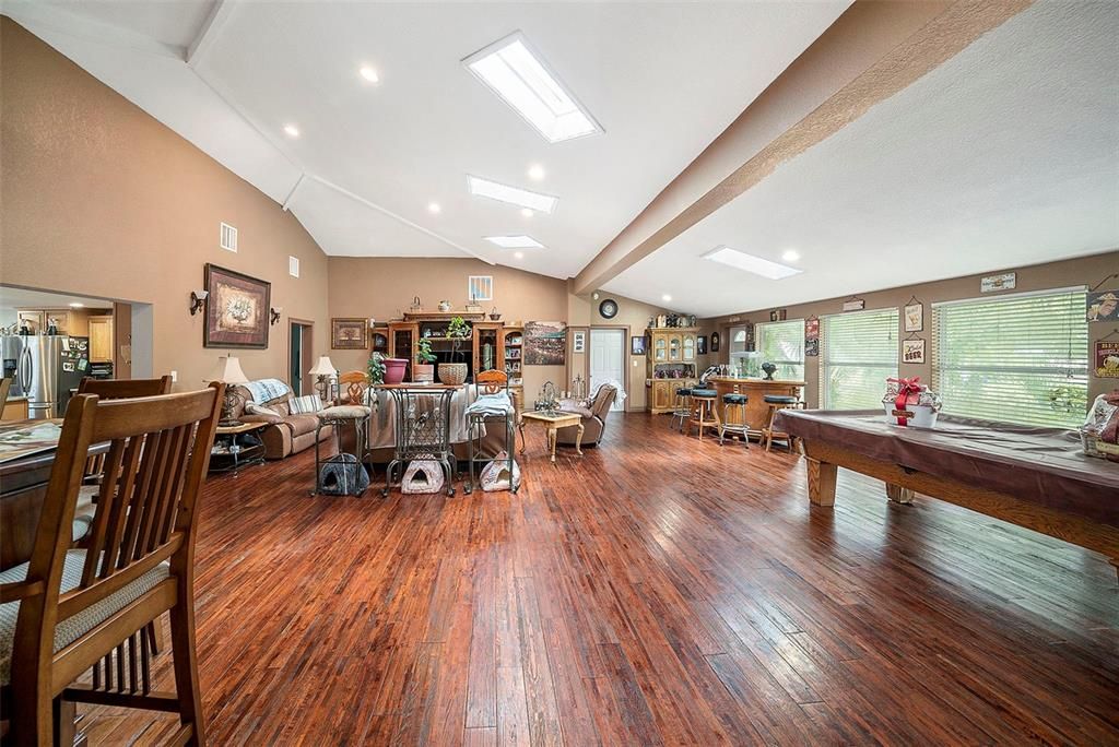 На продажу: $700,000 (5 спален, 4 ванн, 4166 Квадратных фут)