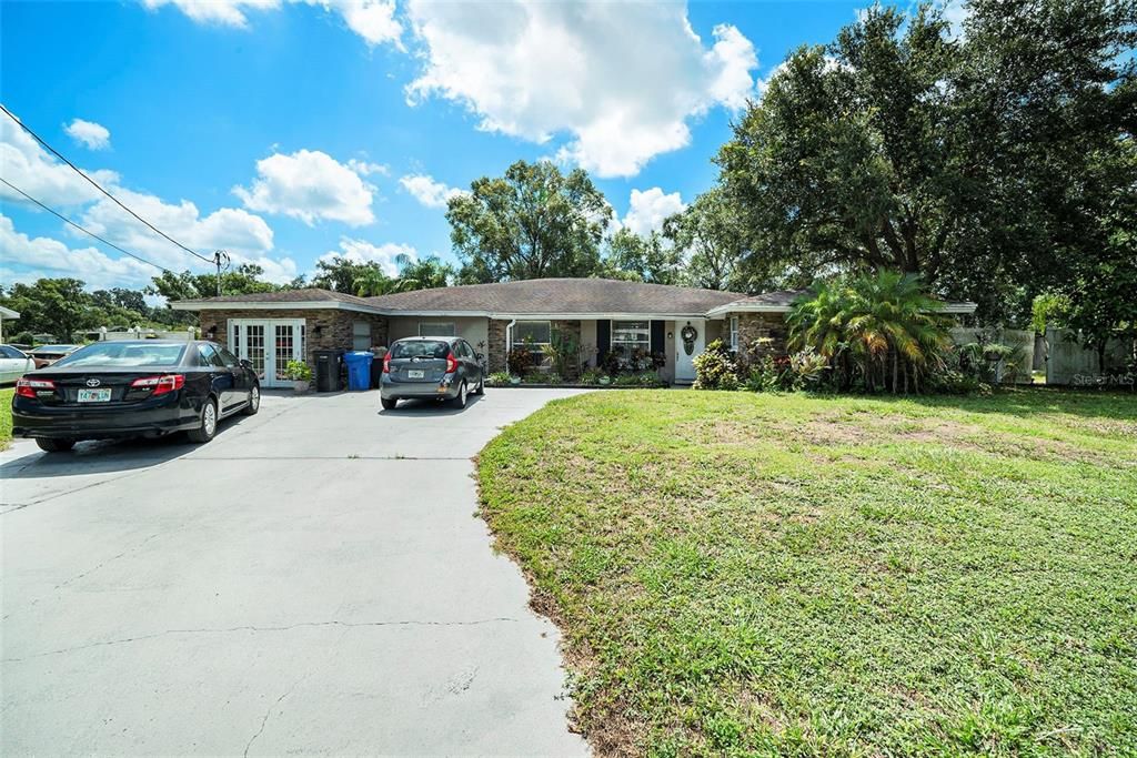 На продажу: $700,000 (5 спален, 4 ванн, 4166 Квадратных фут)