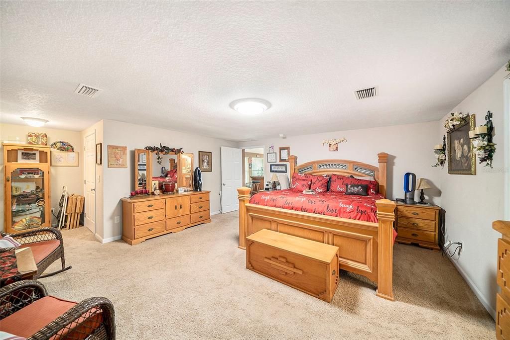 На продажу: $700,000 (5 спален, 4 ванн, 4166 Квадратных фут)