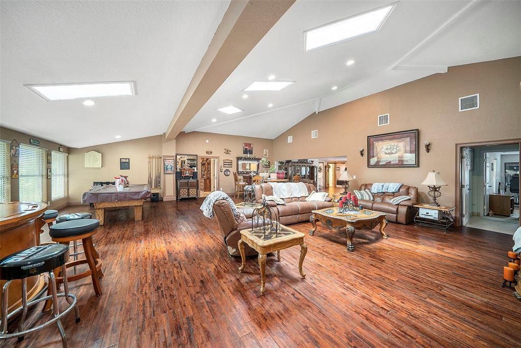 На продажу: $700,000 (5 спален, 4 ванн, 4166 Квадратных фут)