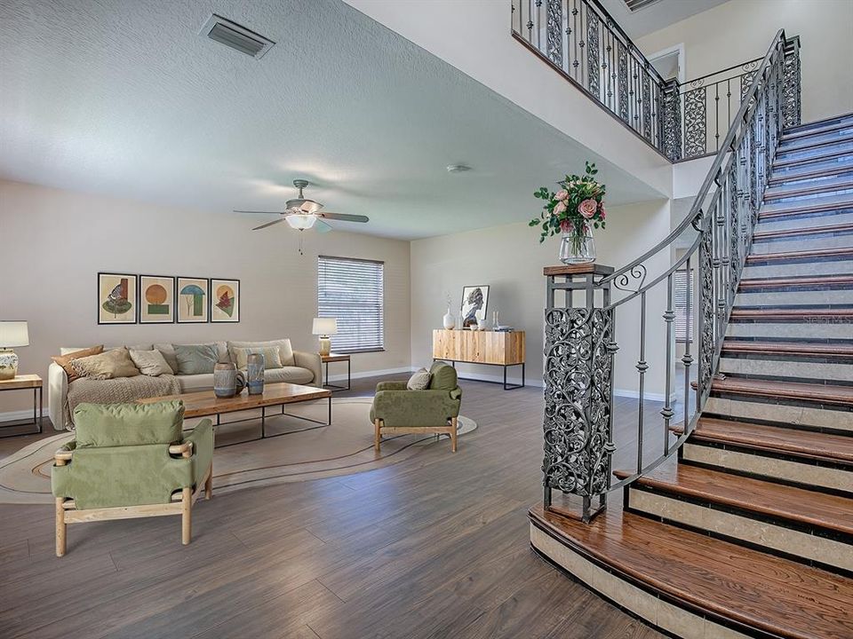 На продажу: $425,000 (5 спален, 2 ванн, 2721 Квадратных фут)