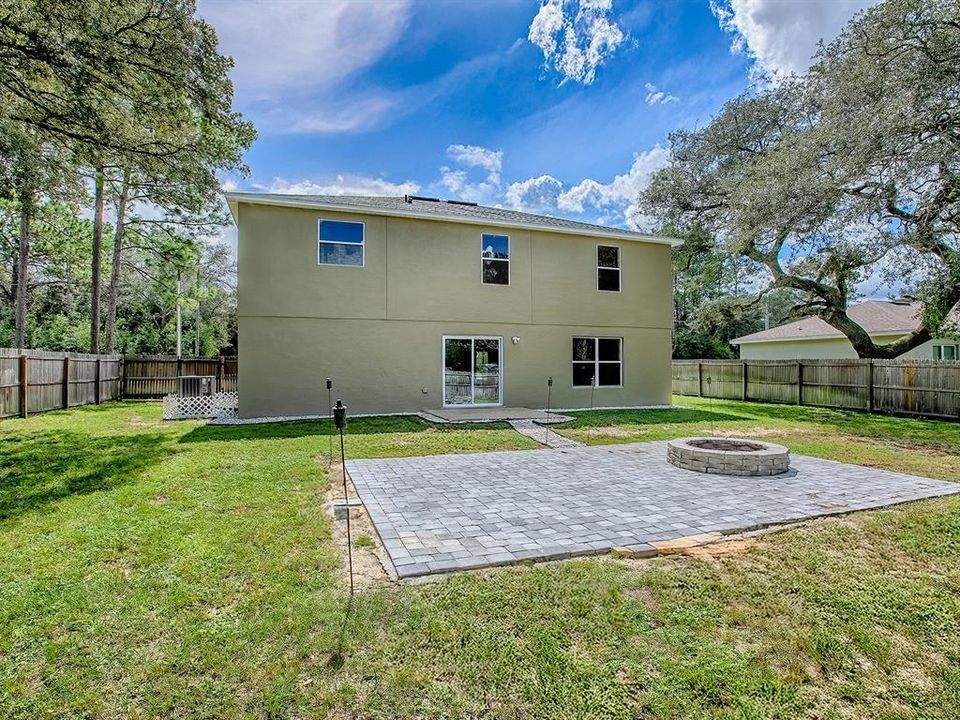 На продажу: $425,000 (5 спален, 2 ванн, 2721 Квадратных фут)