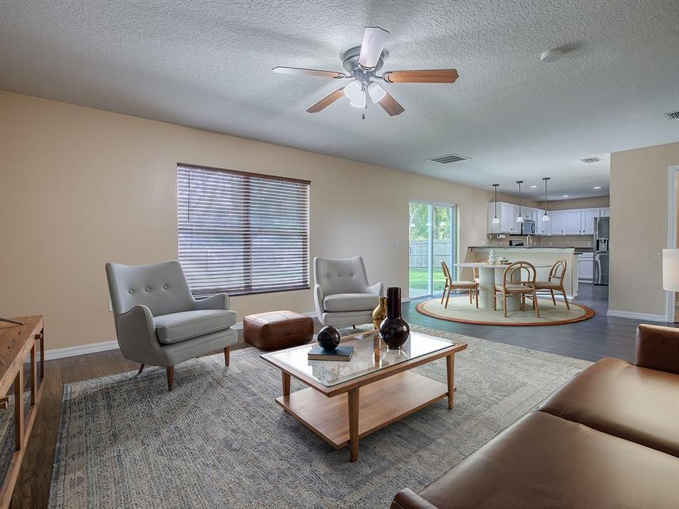 На продажу: $425,000 (5 спален, 2 ванн, 2721 Квадратных фут)