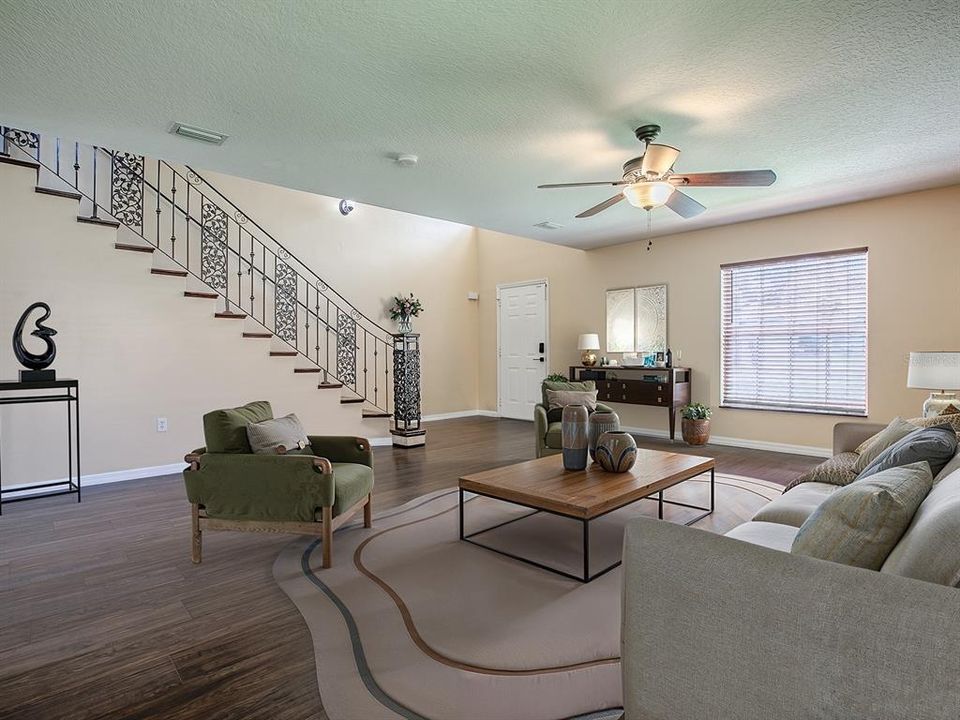 На продажу: $425,000 (5 спален, 2 ванн, 2721 Квадратных фут)