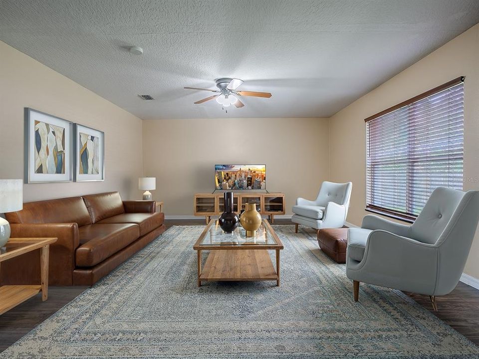 На продажу: $425,000 (5 спален, 2 ванн, 2721 Квадратных фут)