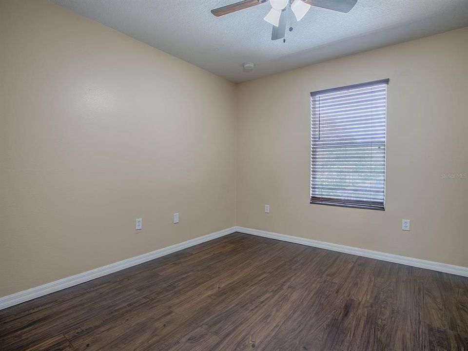 На продажу: $425,000 (5 спален, 2 ванн, 2721 Квадратных фут)