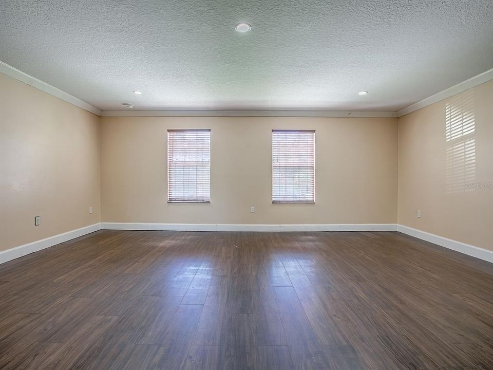 На продажу: $425,000 (5 спален, 2 ванн, 2721 Квадратных фут)