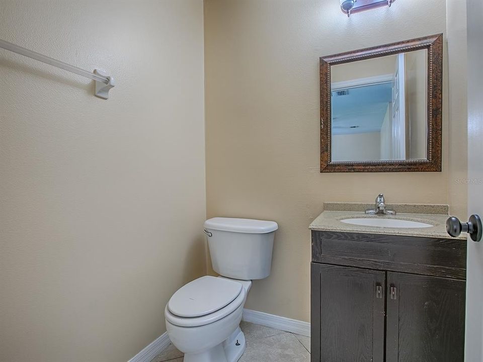 На продажу: $425,000 (5 спален, 2 ванн, 2721 Квадратных фут)