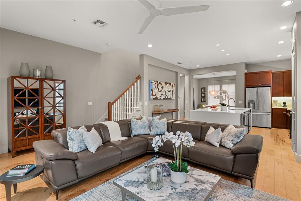 En Venta: $798,000 (4 camas, 3 baños, 2179 Pies cuadrados)