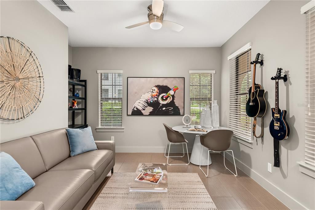 En Venta: $798,000 (4 camas, 3 baños, 2179 Pies cuadrados)