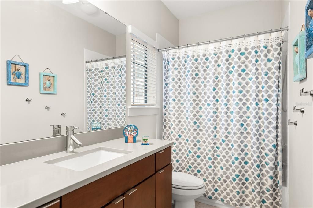 En Venta: $798,000 (4 camas, 3 baños, 2179 Pies cuadrados)