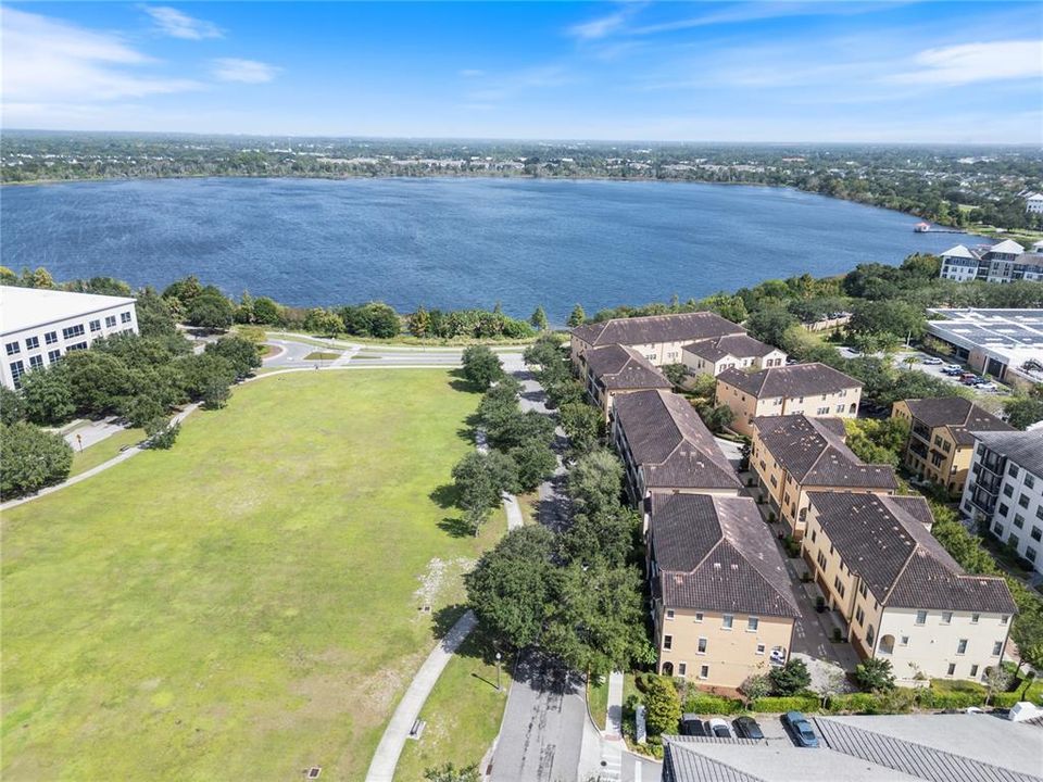 En Venta: $798,000 (4 camas, 3 baños, 2179 Pies cuadrados)