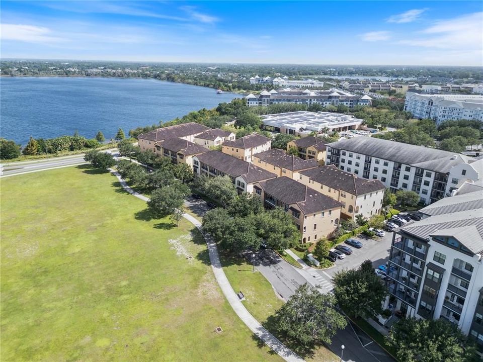 En Venta: $798,000 (4 camas, 3 baños, 2179 Pies cuadrados)