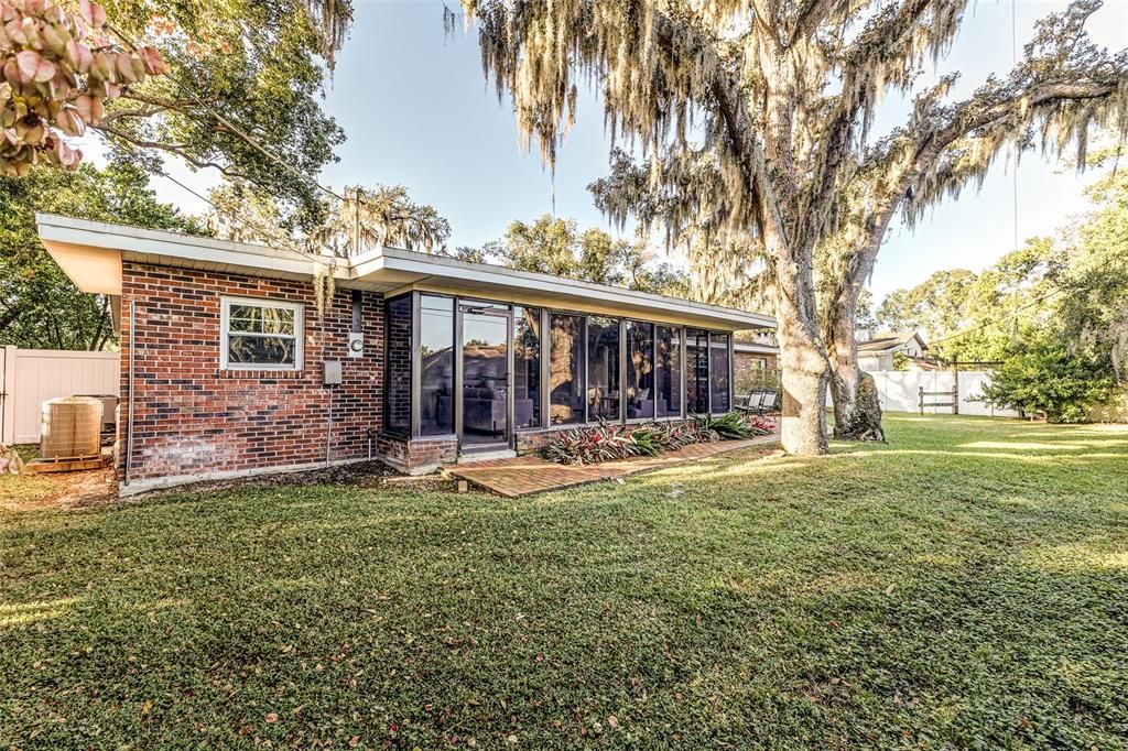 For Sale: $510,000 (3 beds, 2 baths, 2473 Square Feet)