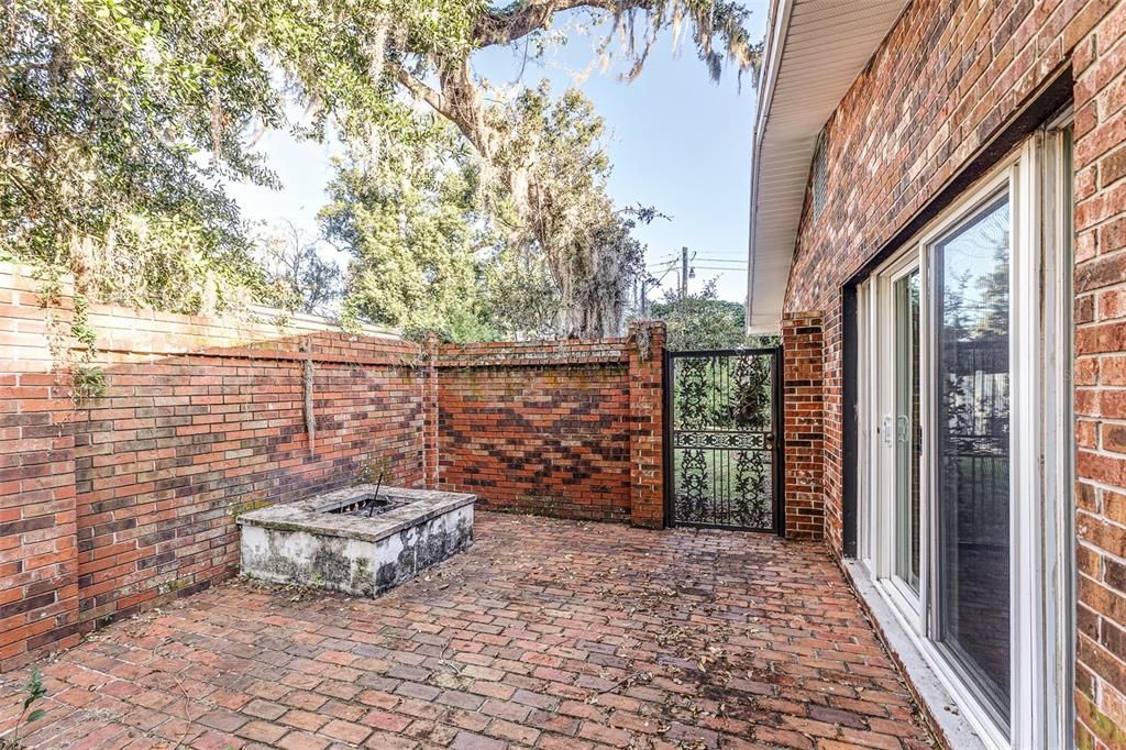 For Sale: $510,000 (3 beds, 2 baths, 2473 Square Feet)