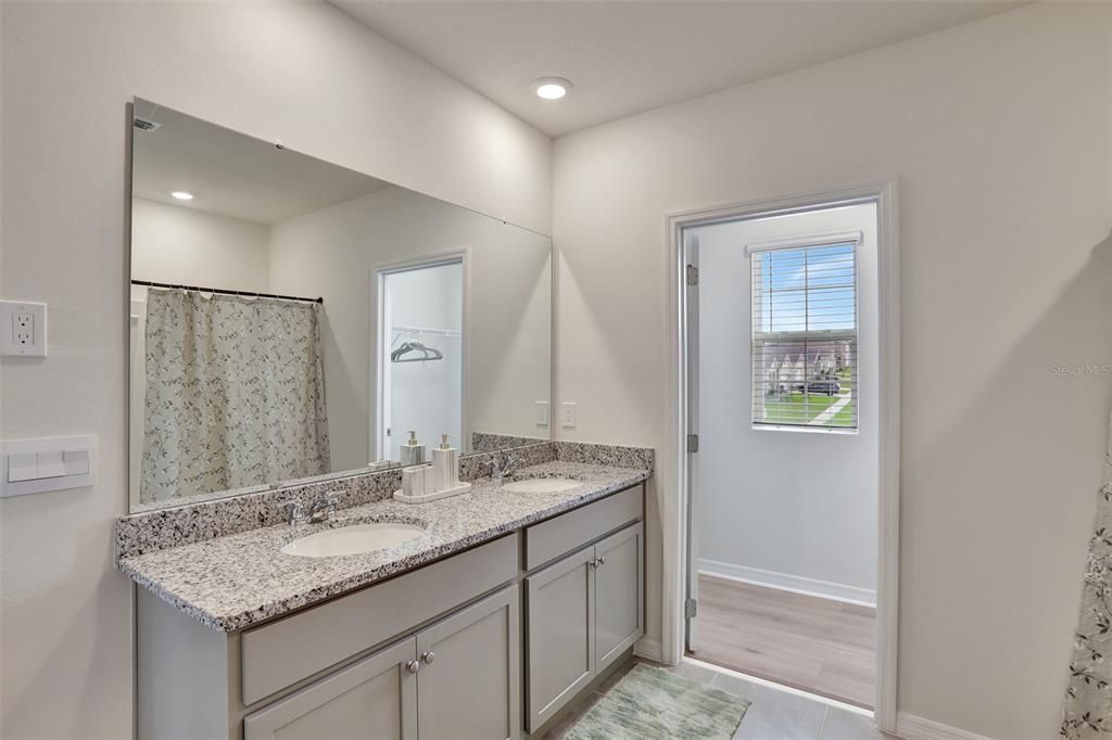 En Renta: $2,800 (5 camas, 3 baños, 2696 Pies cuadrados)