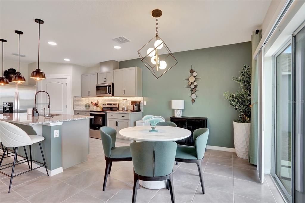 En Renta: $2,800 (5 camas, 3 baños, 2696 Pies cuadrados)