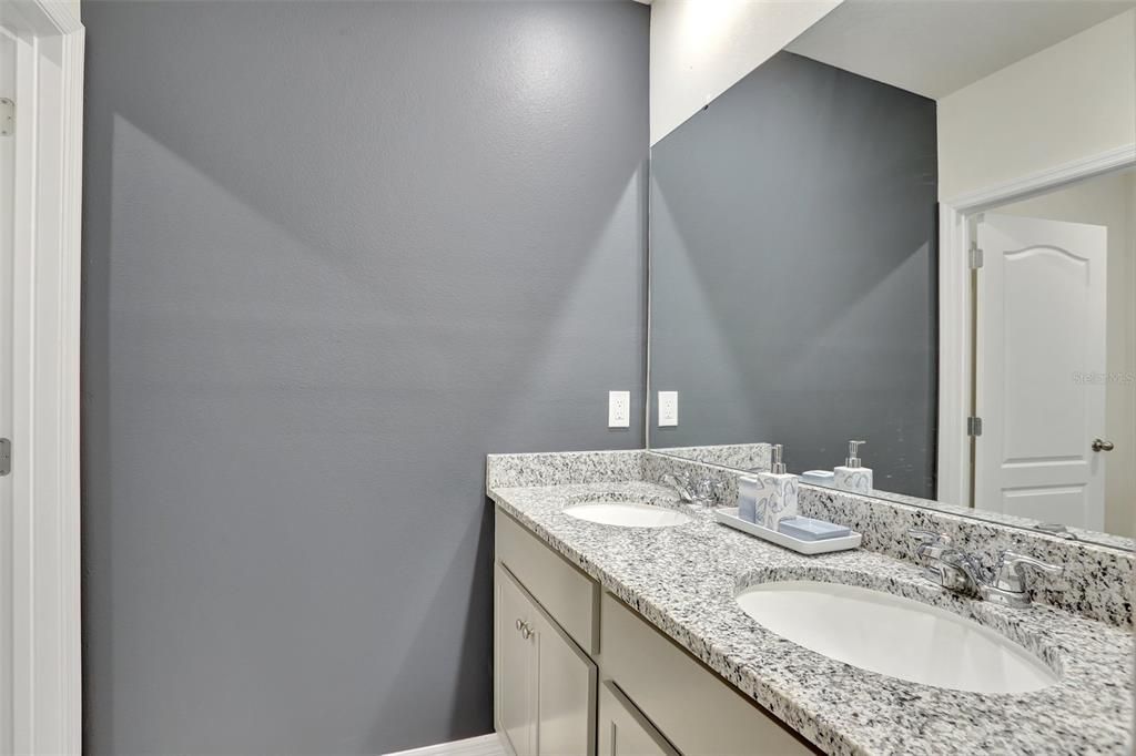 En Renta: $2,800 (5 camas, 3 baños, 2696 Pies cuadrados)