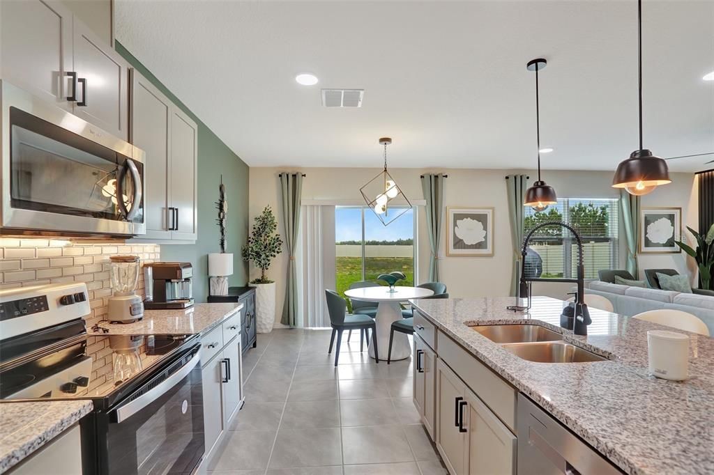 En Renta: $2,800 (5 camas, 3 baños, 2696 Pies cuadrados)