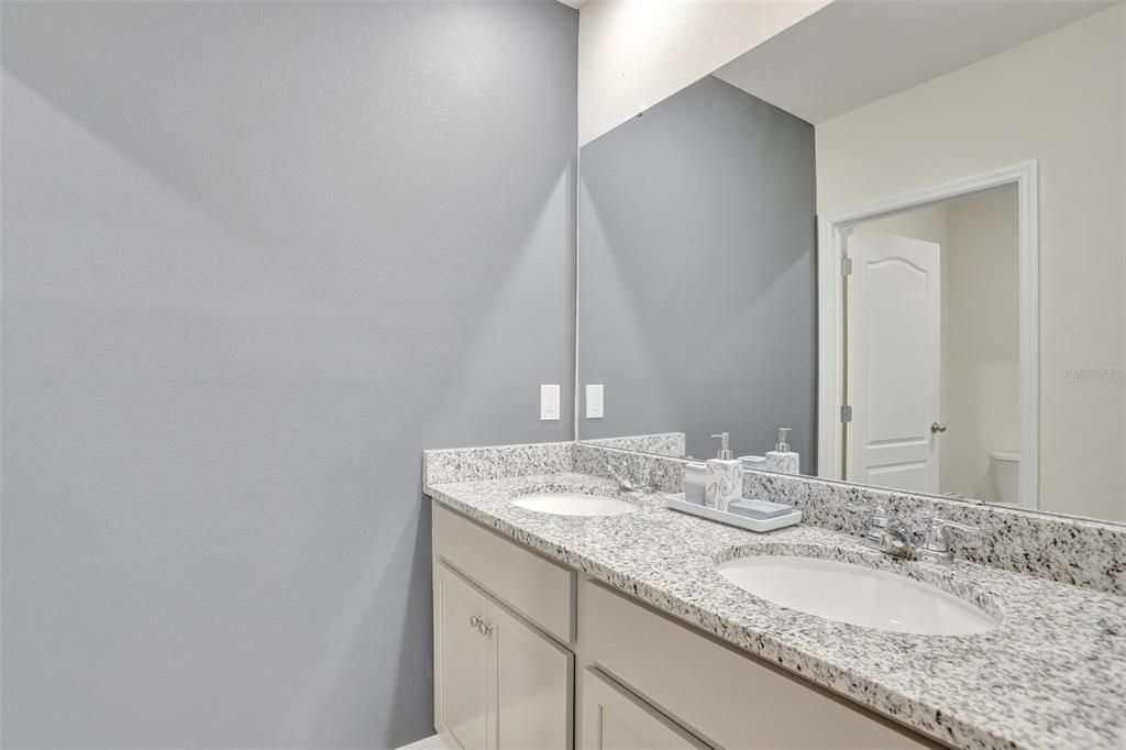 En Renta: $2,800 (5 camas, 3 baños, 2696 Pies cuadrados)