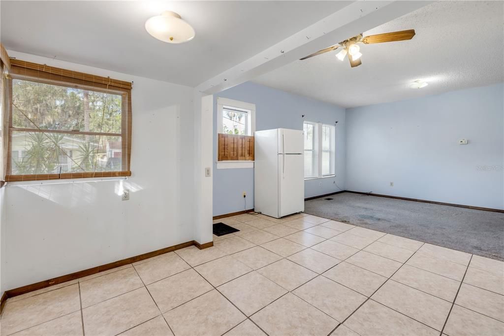 For Sale: $399,000 (3 beds, 3 baths, 1249 Square Feet)