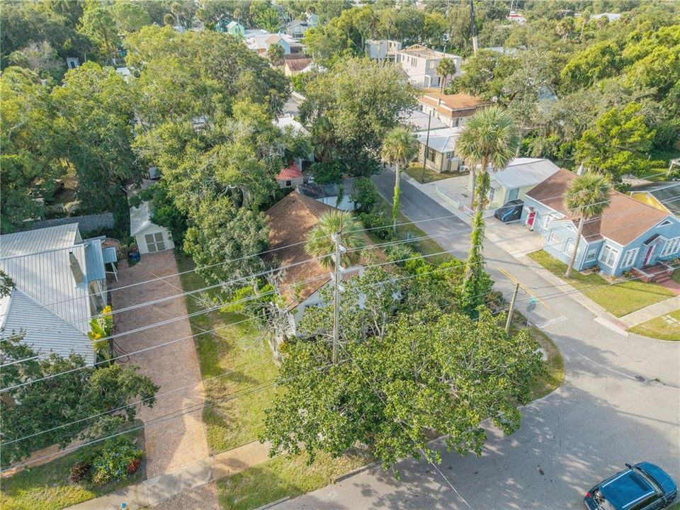 For Sale: $399,000 (3 beds, 3 baths, 1249 Square Feet)