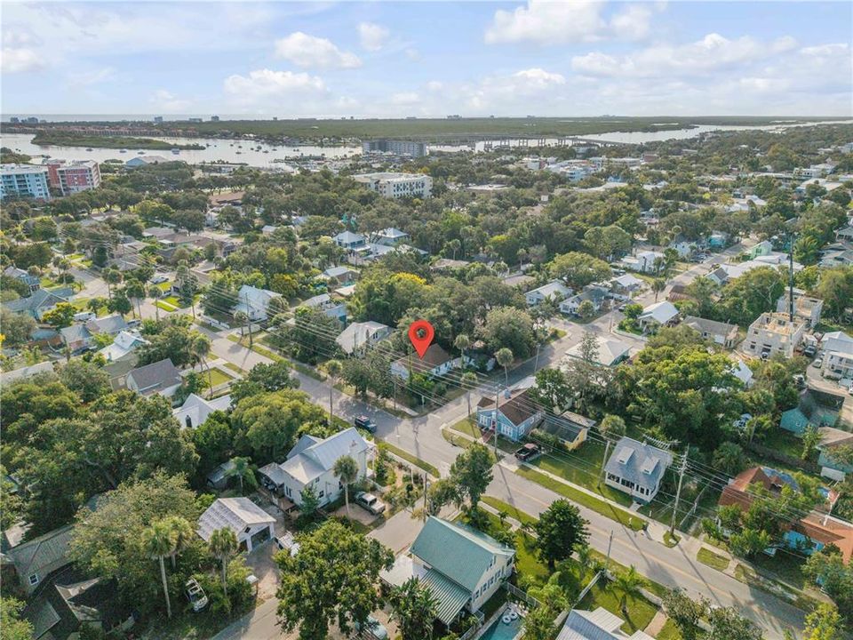 For Sale: $399,000 (3 beds, 3 baths, 1249 Square Feet)