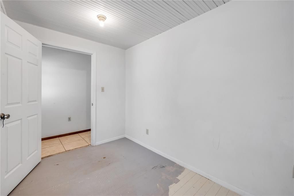 For Sale: $399,000 (3 beds, 3 baths, 1249 Square Feet)