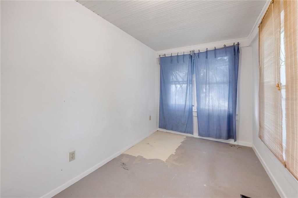 For Sale: $399,000 (3 beds, 3 baths, 1249 Square Feet)