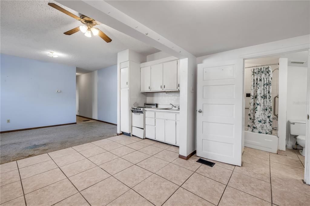 For Sale: $399,000 (3 beds, 3 baths, 1249 Square Feet)