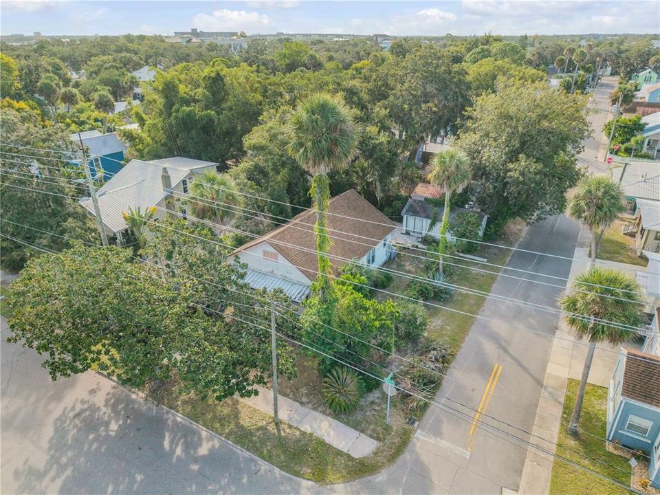 For Sale: $399,000 (3 beds, 3 baths, 1249 Square Feet)