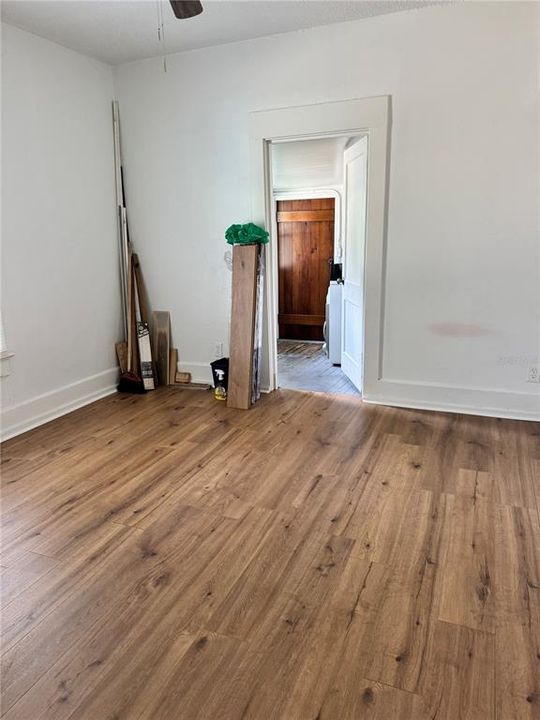 For Sale: $399,000 (3 beds, 3 baths, 1249 Square Feet)