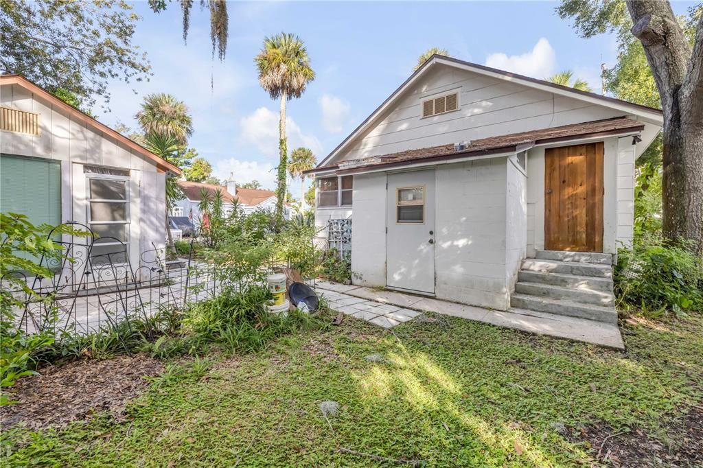 For Sale: $399,000 (3 beds, 3 baths, 1249 Square Feet)