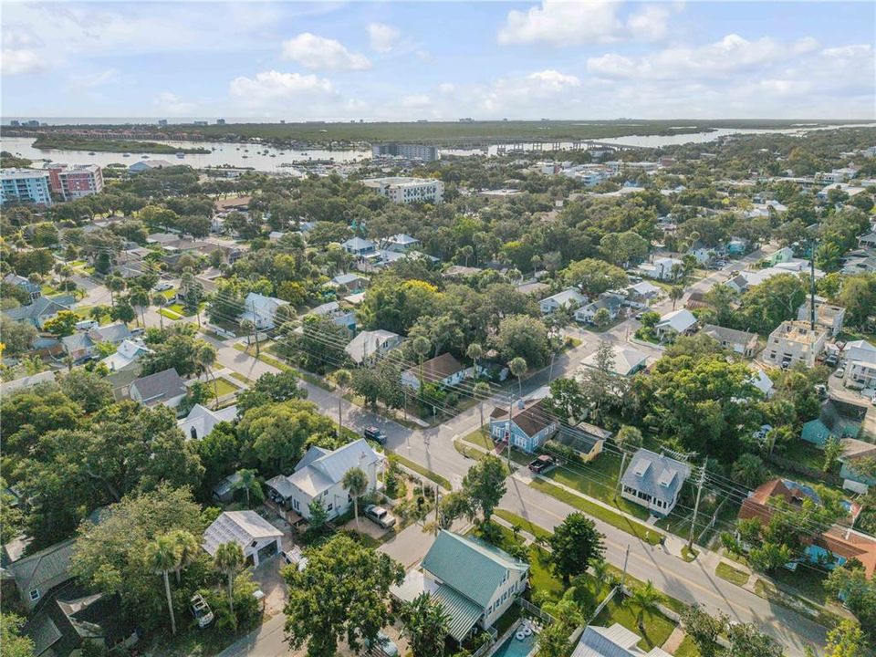 For Sale: $399,000 (3 beds, 3 baths, 1249 Square Feet)