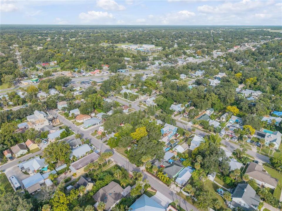 For Sale: $399,000 (3 beds, 3 baths, 1249 Square Feet)