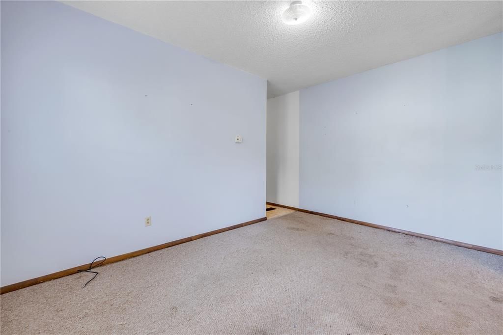 For Sale: $399,000 (3 beds, 3 baths, 1249 Square Feet)