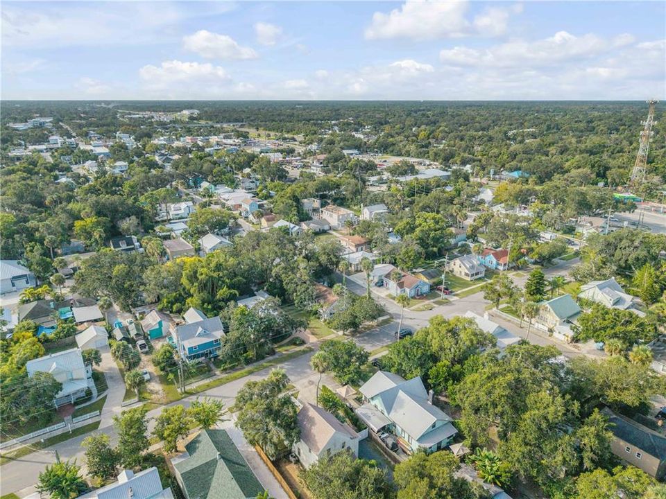 For Sale: $399,000 (3 beds, 3 baths, 1249 Square Feet)