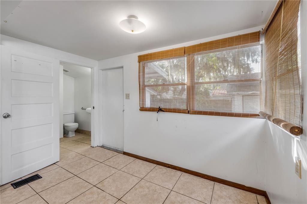 For Sale: $399,000 (3 beds, 3 baths, 1249 Square Feet)